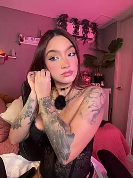 Snapshot of DaniDusan_ chatting on December 14, 7:40 pm DaniDusan online show from December 14, 7:40 pm