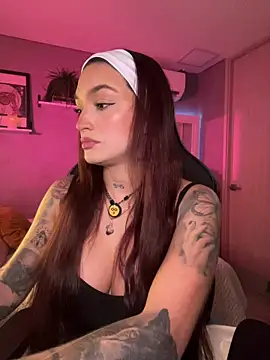 DaniDusan  online show from January 31, 9:13 pm