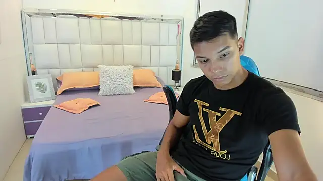 Edwin Blaz online show from September 30, 3:11 am