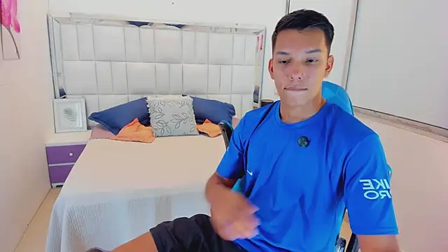 Edwin Blaz online show from October 5, 3:49 am