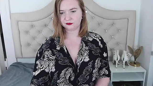 LaraDream online show from December 28, 11:37 pm