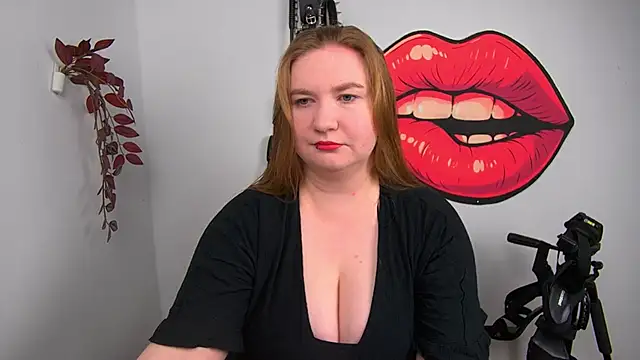 Snapshot of LaraDream chatting on June 3, 2:55 pm LaraDream online show from June 3, 2:55 pm