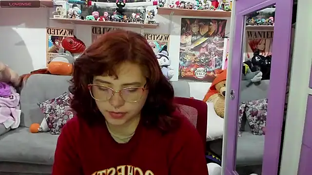 Snapshot of soficammy chatting on December 13, 2:10 am soficammy online show from December 13, 2:10 am