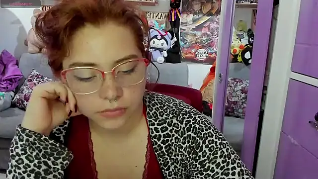Snapshot of soficammy chatting on December 18, 2:21 am soficammy online show from December 18, 2:21 am