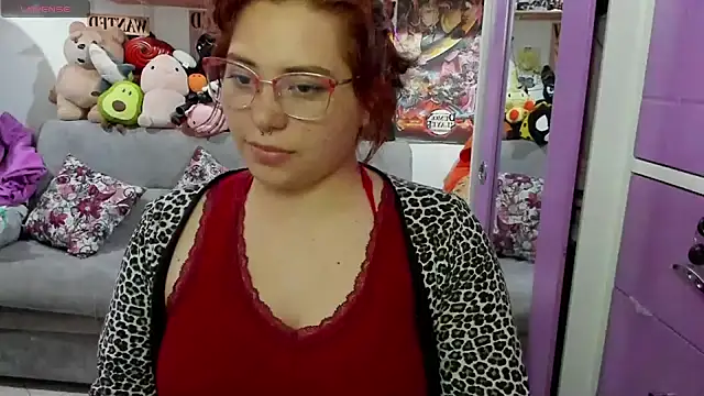 Snapshot of soficammy chatting on December 18, 5:26 am soficammy online show from December 18, 5:26 am