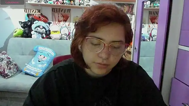 Snapshot of soficammy chatting on December 27, 11:31 pm soficammy online show from December 27, 11:31 pm