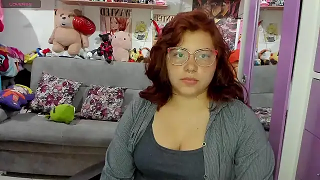 Snapshot of soficammy chatting on January 13, 3:01 am soficammy online show from January 13, 3:01 am