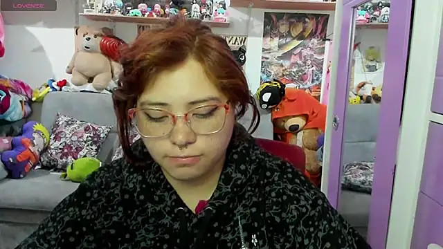 Snapshot of soficammy chatting on January 14, 2:40 am soficammy online show from January 14, 2:40 am