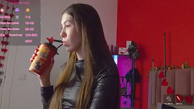 Snapshot of SweetySonya chatting on March 9, 1:53 am SweetySonya online show from March 9, 1:53 am