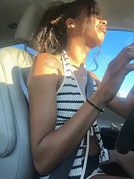 mismialove online show from April 15, 1:01 am