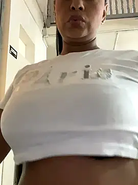 Snapshot of sofia_xxx02 chatting on October 27, 11:58 am sofia xxx02 online show from October 27, 11:58 am