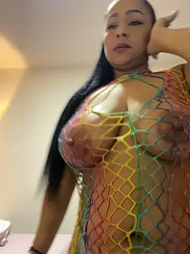 Snapshot of sofia_xxx02 chatting on May 1, 11:59 am sofia xxx02 online show from May 1, 11:59 am