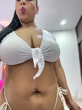 Snapshot of sofia_xxx02 chatting on June 27, 12:22 pm sofia xxx02 online show from June 27, 12:22 pm