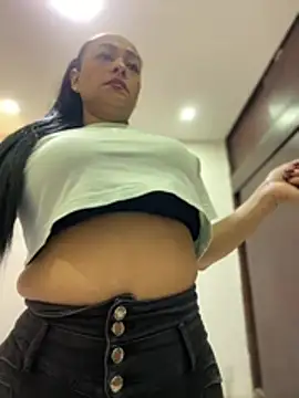 Snapshot of sofia_xxx02 chatting on July 21, 12:07 pm sofia xxx02 online show from July 21, 12:07 pm