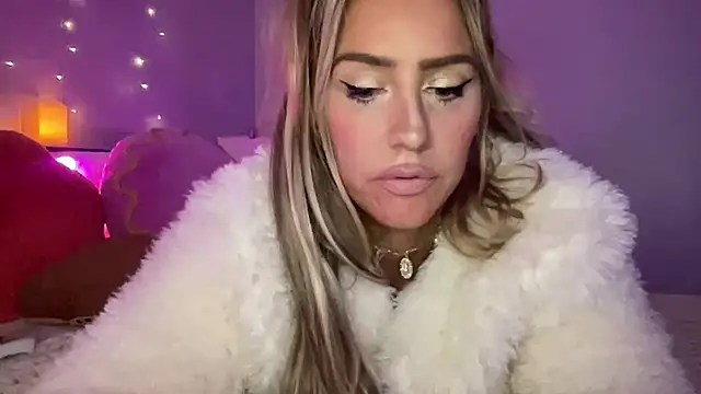 Fitnessbabe69 online show from December 27, 8:07 pm