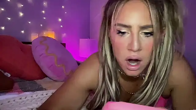 Fitnessbabe69 online show from December 29, 12:12 pm