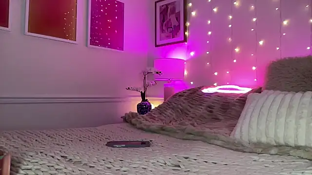 Fitnessbabe69 online show from February 8, 7:45 am