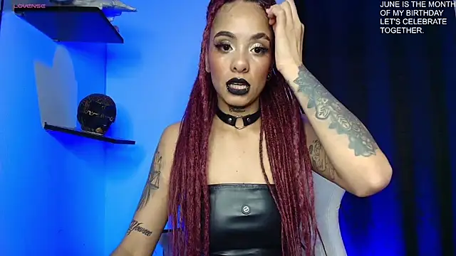 Snapshot of luci_fer_devil chatting on June 24, 2:10 am luci fer devil online show from June 24, 2:10 am
