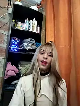 333kristal777 online show from March 17, 12:41 am