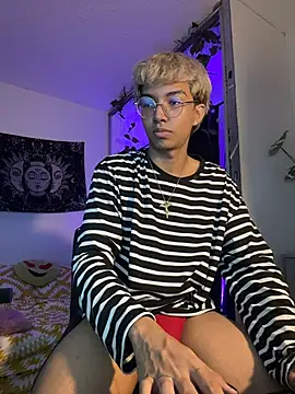 cutealejojeje online show from March 9, 8:35 pm