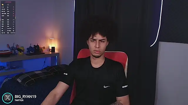 bigryann23 online show from October 14, 1:17 am