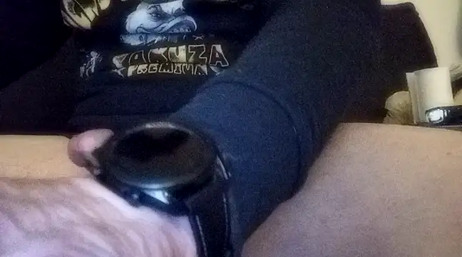 Snapshot of Affenarsch81 chatting on December 2, 2:42 am Affenarsch81 online show from December 2, 2:42 am